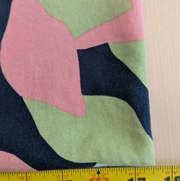 Marimekko KUKERO 100% Cotton Zip Pillow Cover 17"×17 1/2" floral green pink blac - Picture 3 of 9